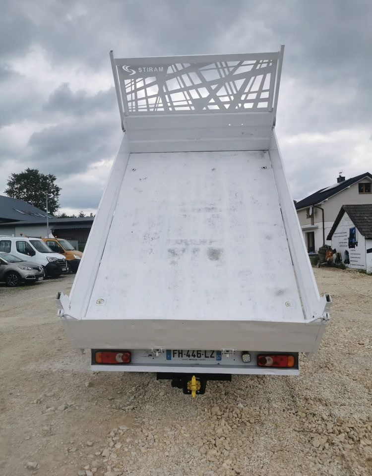 Renault Master Kiper wywrotka 2.3-145KM Hak Bliźniak klimatyzacja Kamera cofania - Kipper Transporter: das Bild 4 Renault Master Kiper wywrotka 2.3-145KM Hak Bliźniak klimatyzacja Kamera cofania - Kipper Transporter: das Bild 4