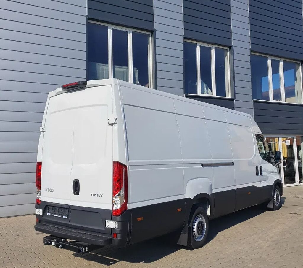 IVECO Daily 35S18 - Kastenwagen: das Bild 2 IVECO Daily 35S18 - Kastenwagen: das Bild 2