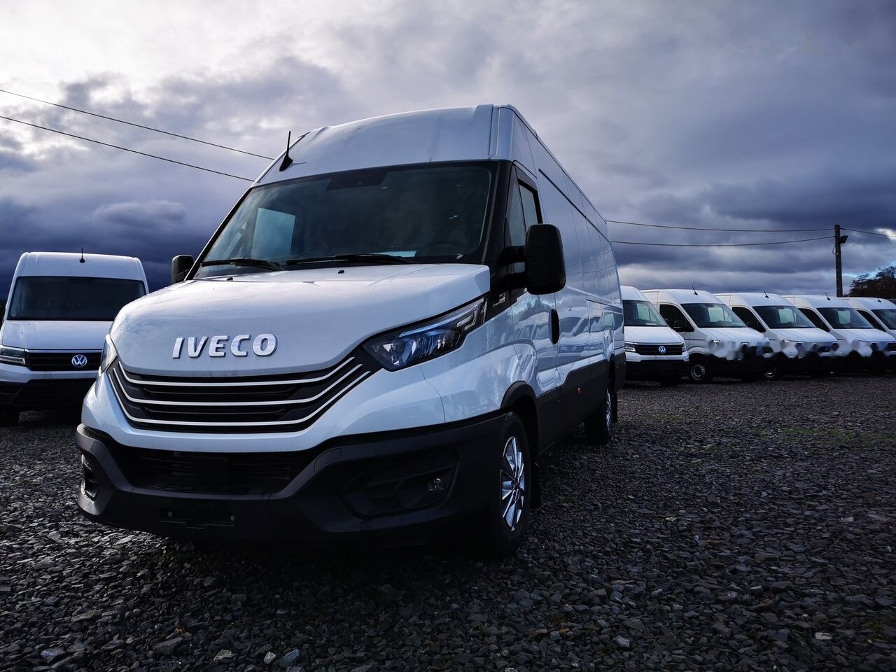IVECO IVECO 35S18HA8 V L4H2 - Kastenwagen: das Bild 2 IVECO IVECO 35S18HA8 V L4H2 - Kastenwagen: das Bild 2
