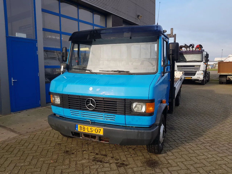 Mercedes-Benz 611 D Open laadbak Manual - Pritsche LKW: das Bild 2 Mercedes-Benz 611 D Open laadbak Manual - Pritsche LKW: das Bild 2
