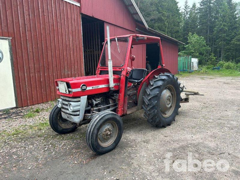 Massey Ferguson 135 - Traktor: das Bild 1 Massey Ferguson 135 - Traktor: das Bild 1