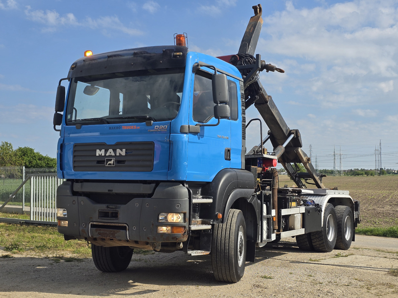 MAN TGA 33.430 6X6 / HMF 1823 K3+REM.CON./ HOOK SYSTEM - Abrollkipper, Autokran: das Bild 5 MAN TGA 33.430 6X6 / HMF 1823 K3+REM.CON./ HOOK SYSTEM - Abrollkipper, Autokran: das Bild 5