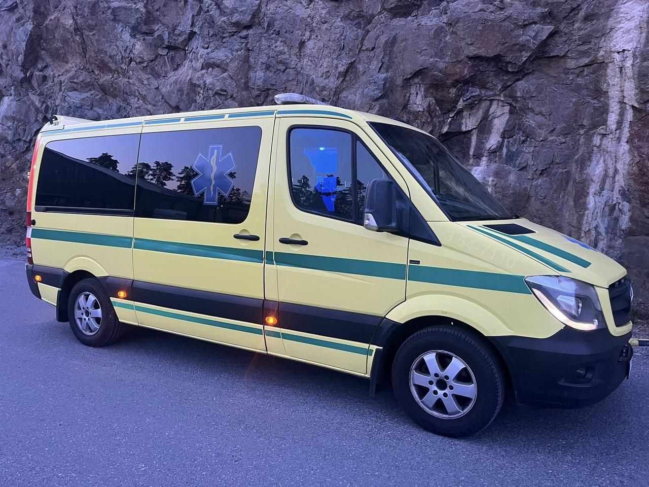 Mercedes-Benz Sprinter 316 - 2 stretcher AMBULANCE / Krankenwagen / Швидка допомога - Krankenwagen: das Bild 2 Mercedes-Benz Sprinter 316 - 2 stretcher AMBULANCE / Krankenwagen / Швидка допомога - Krankenwagen: das Bild 2