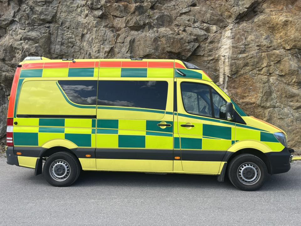 Mercedes-Benz Sprinter 319 - AMBULANCE / Krankenwagen / Ambulancia - Krankenwagen: das Bild 4 Mercedes-Benz Sprinter 319 - AMBULANCE / Krankenwagen / Ambulancia - Krankenwagen: das Bild 4