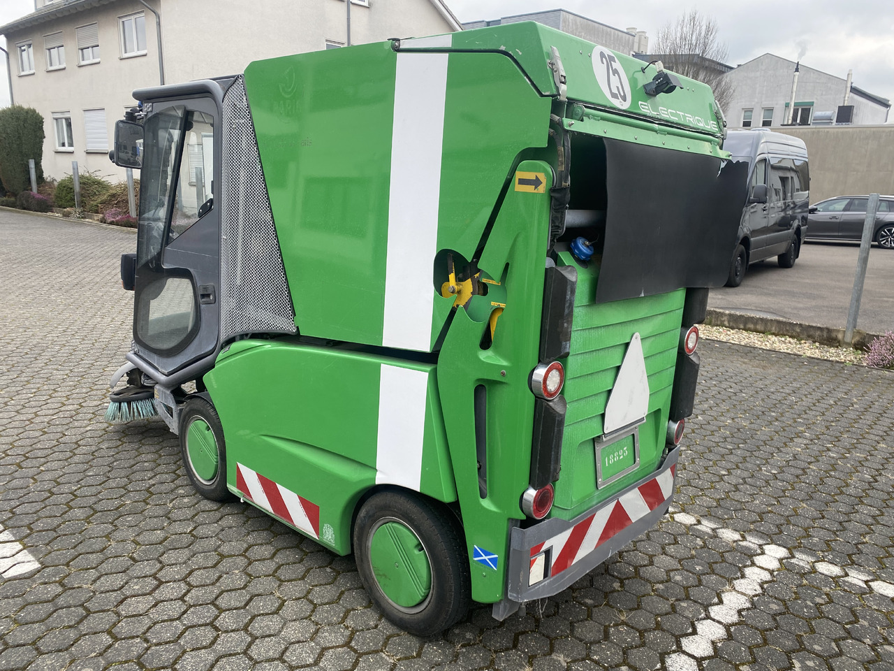 TENNANT Green Machines 500 ZE electric 500 ZE - Kehrmaschine: das Bild 3 TENNANT Green Machines 500 ZE electric 500 ZE - Kehrmaschine: das Bild 3
