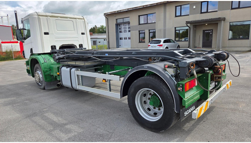 Scania P94 4X2 220 - Seil Abrollkipper: das Bild 4 Scania P94 4X2 220 - Seil Abrollkipper: das Bild 4