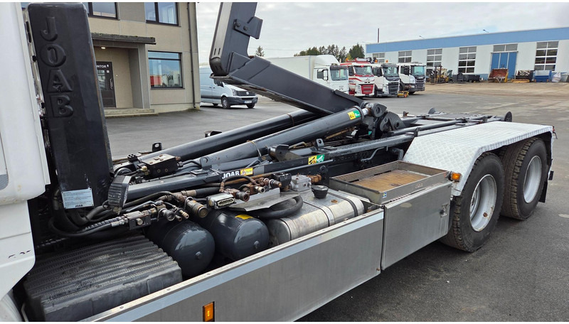 Abrollkipper Scania R520 6X4: das Bild 6