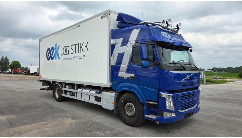 Volvo FM330 4X2 - Koffer LKW: das Bild 2 Volvo FM330 4X2 - Koffer LKW: das Bild 2