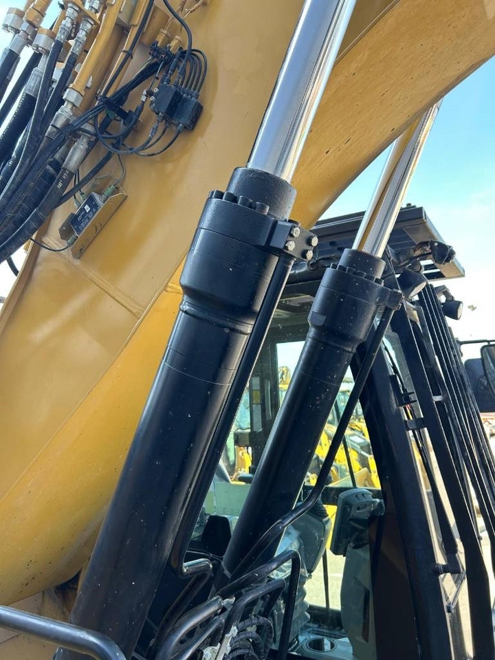 Kettenbagger CAT 325 FL CR: das Bild 21