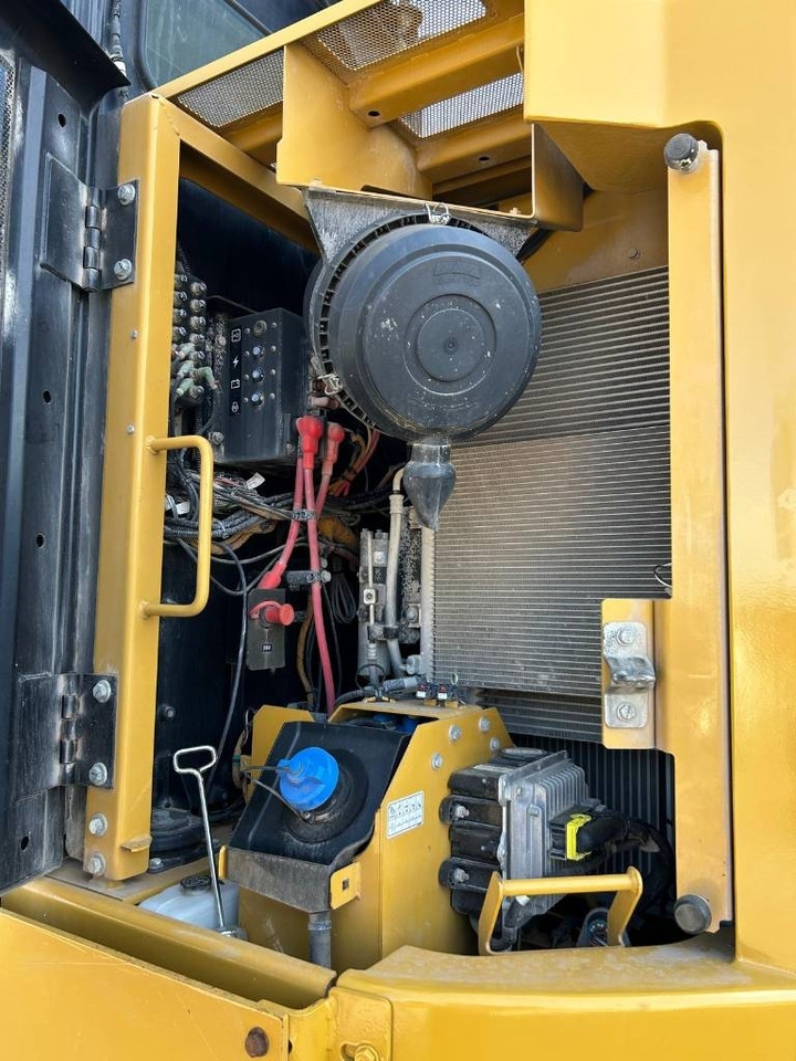Kettenbagger CAT 325 FL CR: das Bild 15