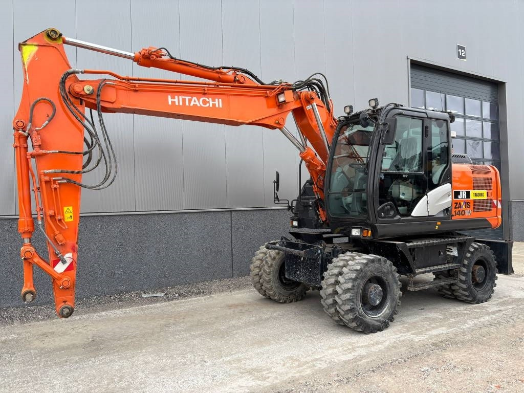 Hitachi ZX 140 W-5B - Mobilbagger: das Bild 2 Hitachi ZX 140 W-5B - Mobilbagger: das Bild 2