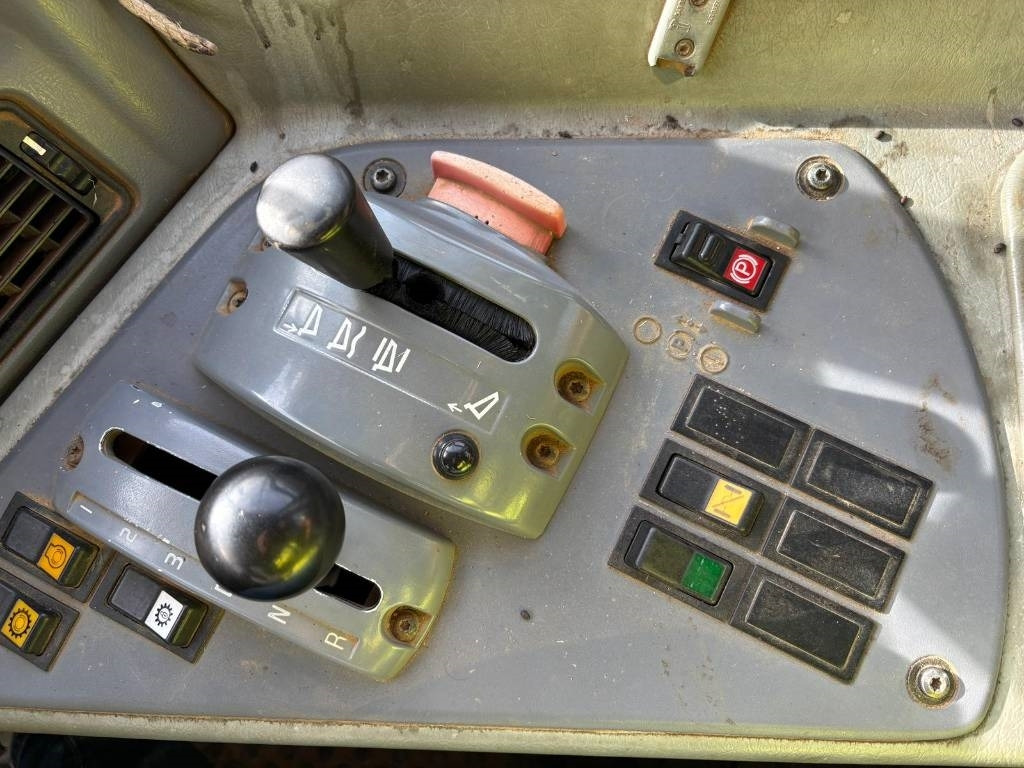 Knickgelenkter Dumper Volvo A 30 D: das Bild 13