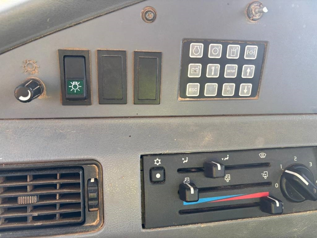 Knickgelenkter Dumper Volvo A 30 D: das Bild 12