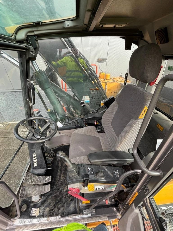 Mobilbagger Volvo EWR 150 E: das Bild 13