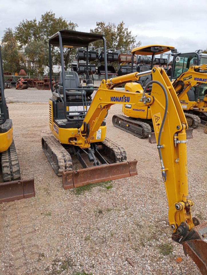 KOMATSU PC16 R-3 HS - Minibagger: das Bild 1 KOMATSU PC16 R-3 HS - Minibagger: das Bild 1