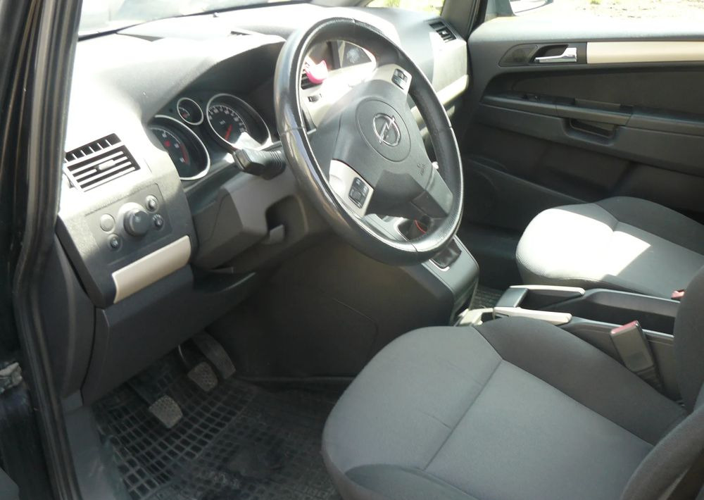 Opel Zafira 1.9 CDTI Cosmo - SUV/ Geländewagen: das Bild 5 Opel Zafira 1.9 CDTI Cosmo - SUV/ Geländewagen: das Bild 5