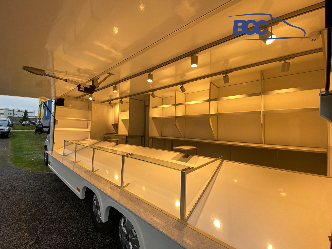 BCC POLSKA - FOOD TRUCK - MOBILNY SKLEP SPOŻYWCZY, AUTO SKLEP SPOŻYWCZY - PEUGEOT BOXER - Verkaufsfahrzeug: das Bild 2 BCC POLSKA - FOOD TRUCK - MOBILNY SKLEP SPOŻYWCZY, AUTO SKLEP SPOŻYWCZY - PEUGEOT BOXER - Verkaufsfahrzeug: das Bild 2