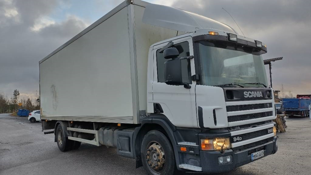 Scania P94 kokosivuaukeva kori+pl-nostin - Koffer LKW: das Bild 2 Scania P94 kokosivuaukeva kori+pl-nostin - Koffer LKW: das Bild 2