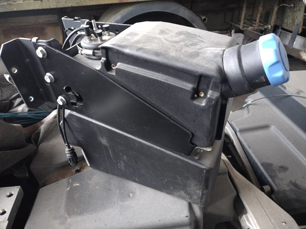 Volvo Adblue säiliö FL - Rahmen/ Chassis für LKW: das Bild 1 Volvo Adblue säiliö FL - Rahmen/ Chassis für LKW: das Bild 1