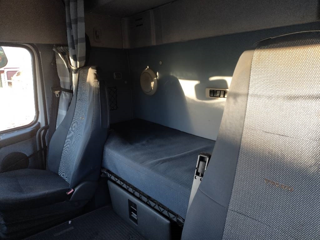 Volvo FH13 6x2 Lipe ketjupurkukori  – Leasing Volvo FH13 6x2 Lipe ketjupurkukori: das Bild 6