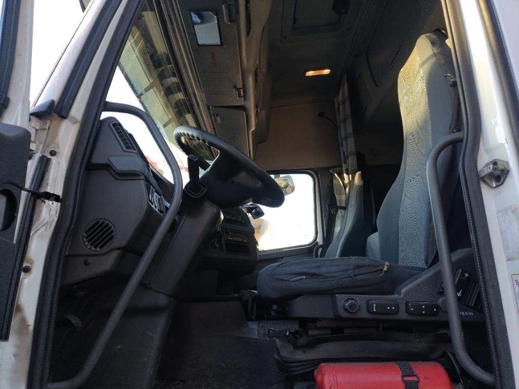 Volvo FH13 6x2 Lipe ketjupurkukori  – Leasing Volvo FH13 6x2 Lipe ketjupurkukori: das Bild 7