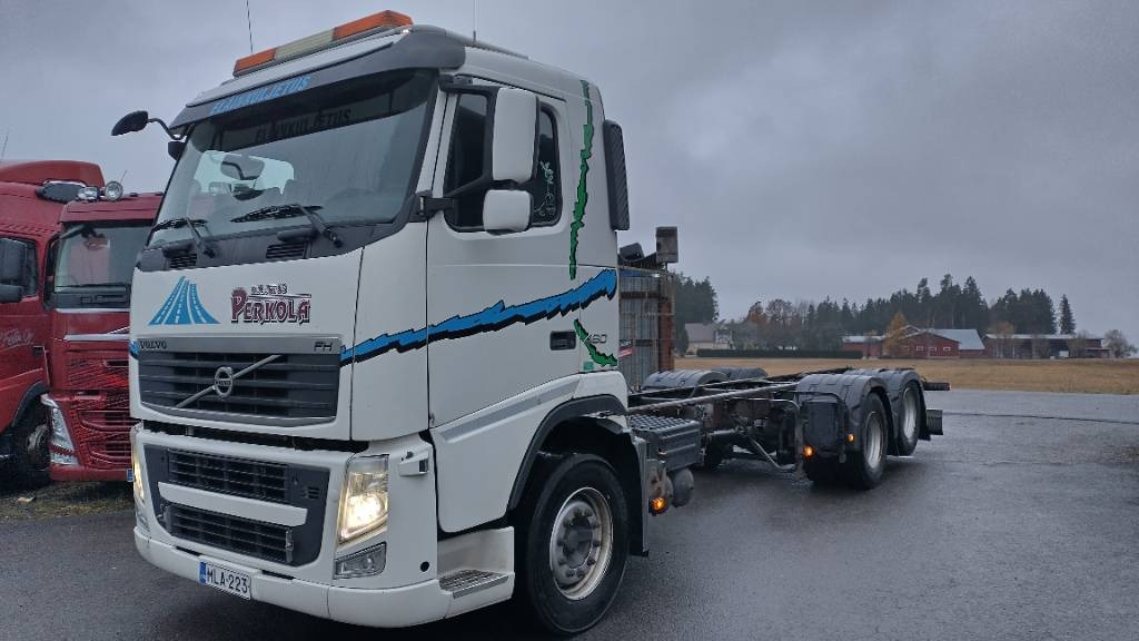 Volvo FH13 6x2 alusta, manuaalivaihteisto - Fahrgestell LKW: das Bild 1 Volvo FH13 6x2 alusta, manuaalivaihteisto - Fahrgestell LKW: das Bild 1