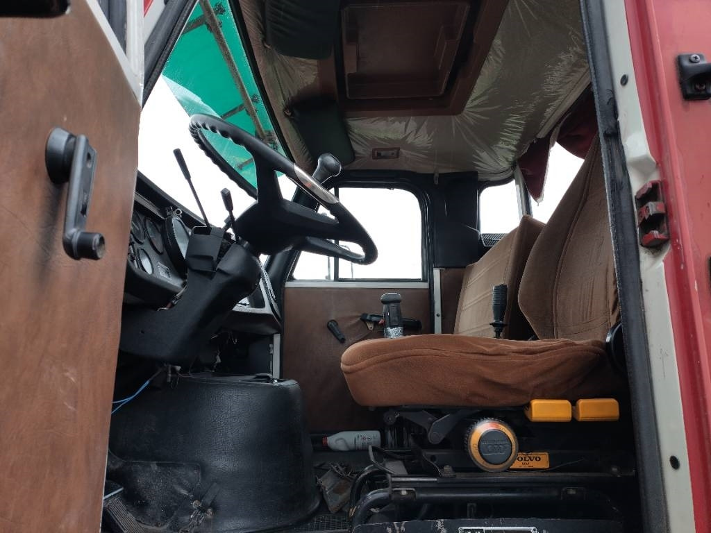 Volvo N7 Tico nosturi ja vl-laite,280tkm!! - Absetzkipper: das Bild 3 Volvo N7 Tico nosturi ja vl-laite,280tkm!! - Absetzkipper: das Bild 3