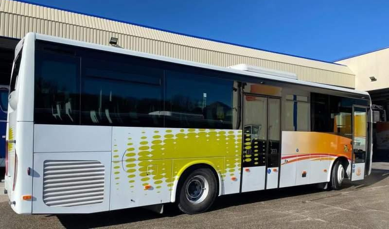 Iveco CROSSWAY/ DŁUGOŚĆ 10.70 M / MANUAL / EURO 6 - Überlandbus: das Bild 3 Iveco CROSSWAY/ DŁUGOŚĆ 10.70 M / MANUAL / EURO 6 - Überlandbus: das Bild 3