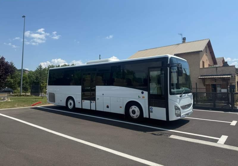 Iveco CROSSWAY/ DŁUGOŚĆ 10.70 M / MANUAL / EURO 6 - Überlandbus: das Bild 1 Iveco CROSSWAY/ DŁUGOŚĆ 10.70 M / MANUAL / EURO 6 - Überlandbus: das Bild 1