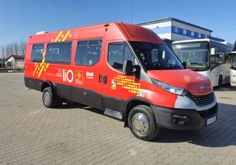 Iveco DAILY 65C18/SPROWADZONE/23 MIEJSCA/KLIM/WINDA - Kleinbus, Personentransporter: das Bild 2 Iveco DAILY 65C18/SPROWADZONE/23 MIEJSCA/KLIM/WINDA - Kleinbus, Personentransporter: das Bild 2