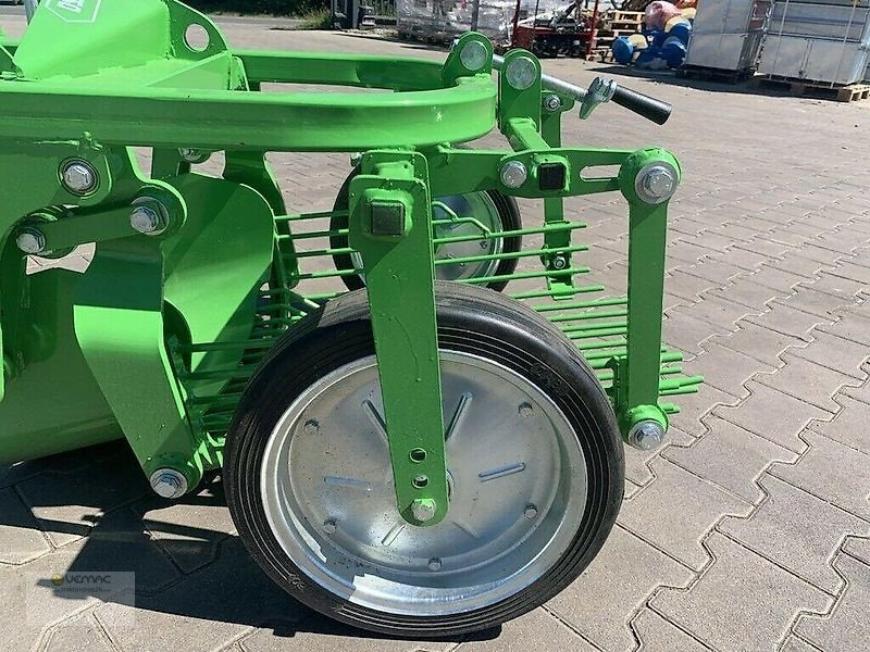 BOMET Kartoffelroder Bomet Z655/1 Kartoffel Roder Heckauswurf NEU - Kartoffeltechnik: das Bild 4 BOMET Kartoffelroder Bomet Z655/1 Kartoffel Roder Heckauswurf NEU - Kartoffeltechnik: das Bild 4