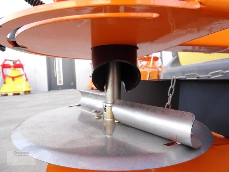 Dexwal Salt Drog 100 Liter Streuer ATV Radlader PKW Elektro NEU - Salzstreuer: das Bild 5 Dexwal Salt Drog 100 Liter Streuer ATV Radlader PKW Elektro NEU - Salzstreuer: das Bild 5