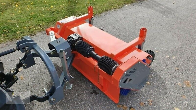Geo Kehrmaschine Geo SWT140 140cm Kehrbesen Traktor Zapfwelle NEU - Kehrbesen: das Bild 2 Geo Kehrmaschine Geo SWT140 140cm Kehrbesen Traktor Zapfwelle NEU - Kehrbesen: das Bild 2