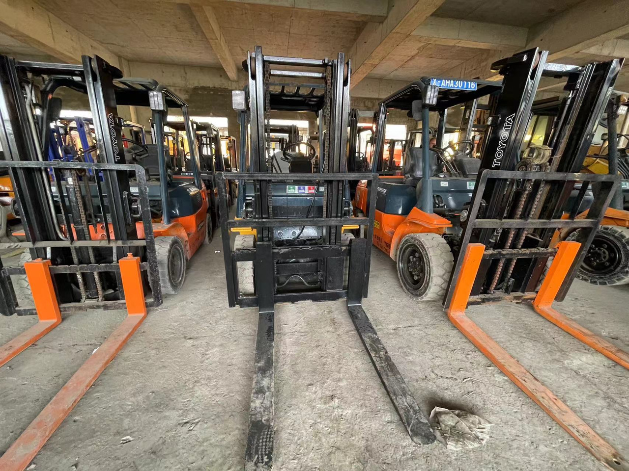 TOYOTA 62-7FD30 - Baumaschine: das Bild 1 TOYOTA 62-7FD30 - Baumaschine: das Bild 1