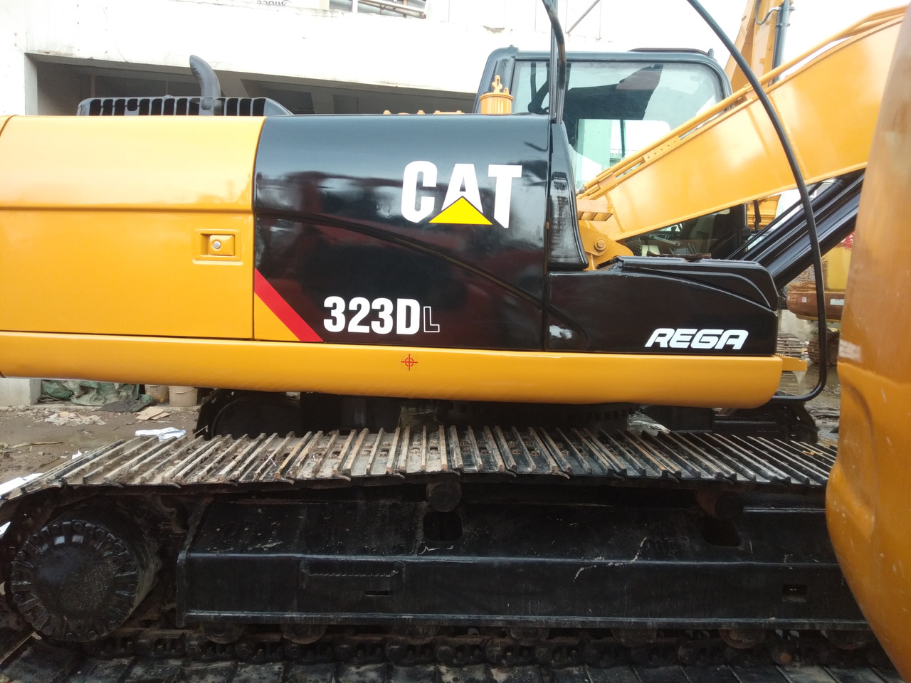 CATERPILLAR 323DL - Kettenbagger: das Bild 1 CATERPILLAR 323DL - Kettenbagger: das Bild 1