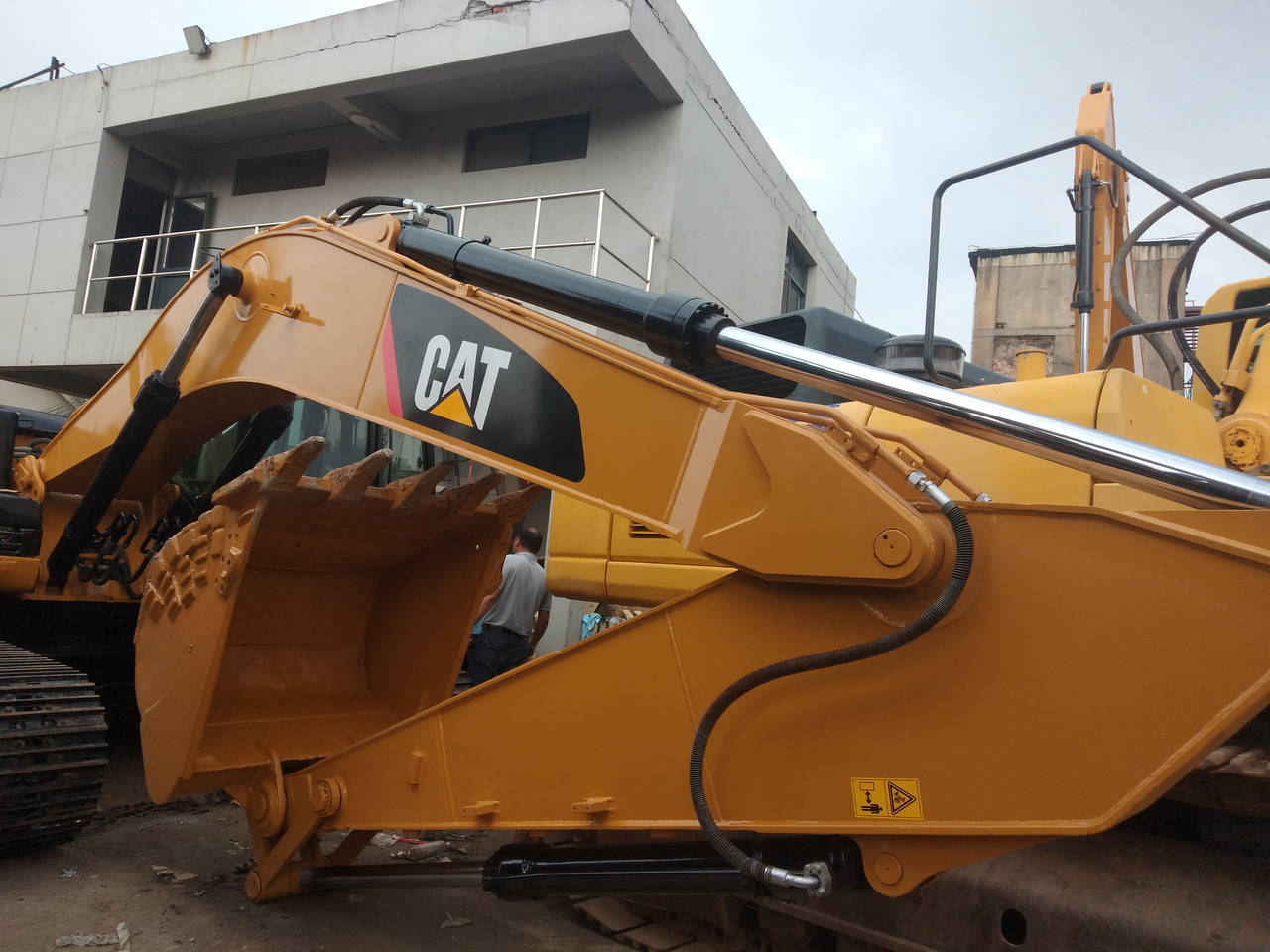 CATERPILLAR 323DL - Kettenbagger: das Bild 5 CATERPILLAR 323DL - Kettenbagger: das Bild 5