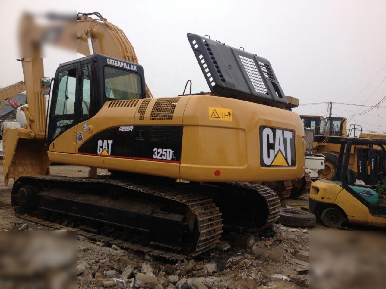 CATERPILLAR 325DL - Kettenbagger: das Bild 2 CATERPILLAR 325DL - Kettenbagger: das Bild 2