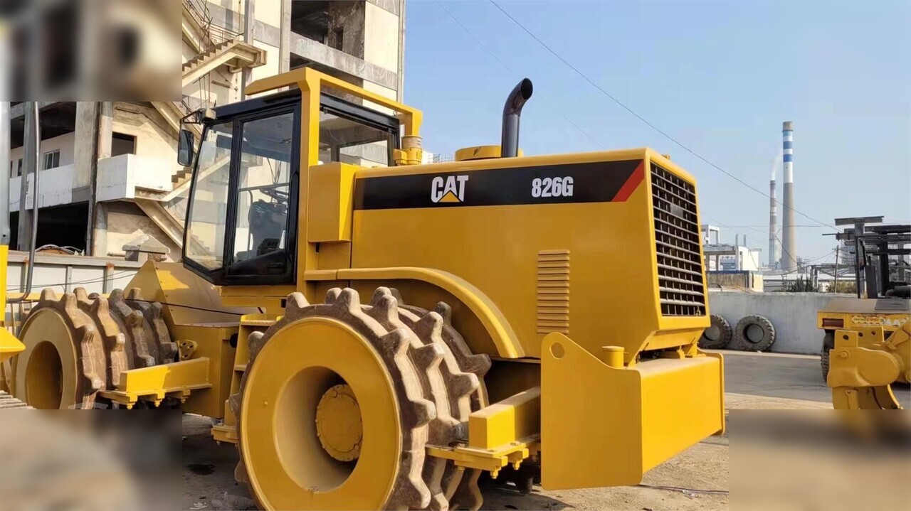 CATERPILLAR 826G - Walzenzug: das Bild 1 CATERPILLAR 826G - Walzenzug: das Bild 1