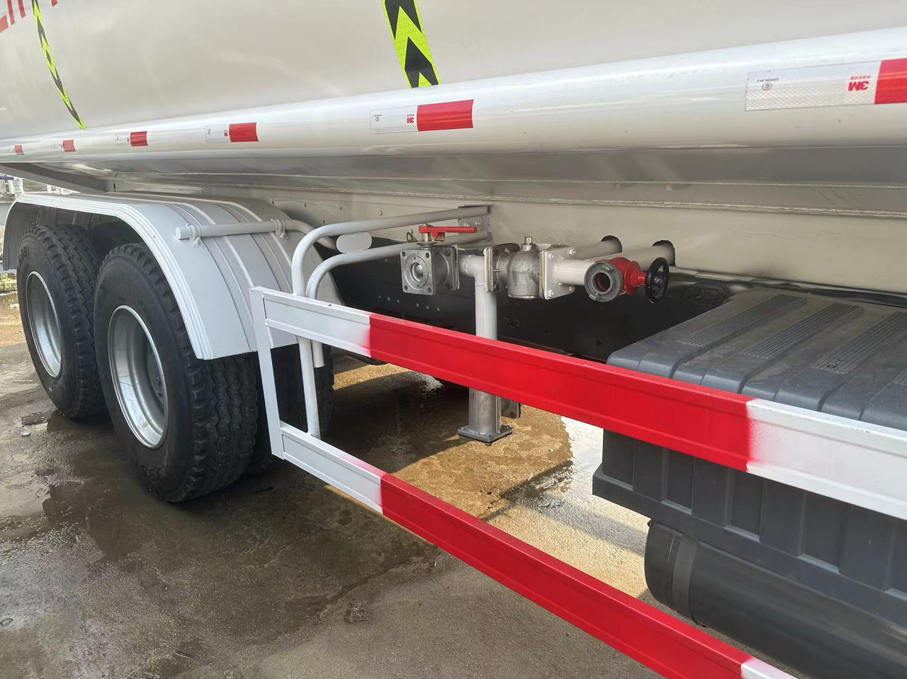 Howo 371 - Tankwagen: das Bild 4 Howo 371 - Tankwagen: das Bild 4