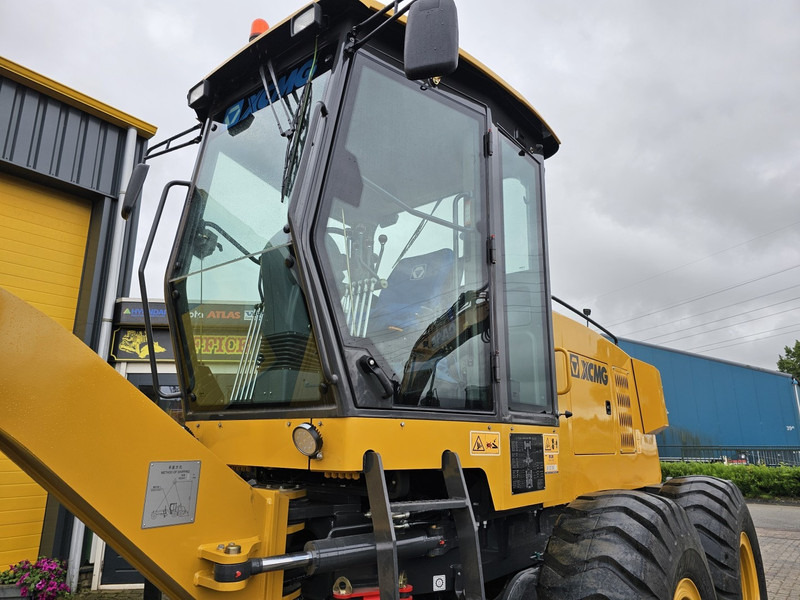 Grader neu kaufen XCMG GR165: das Bild 10