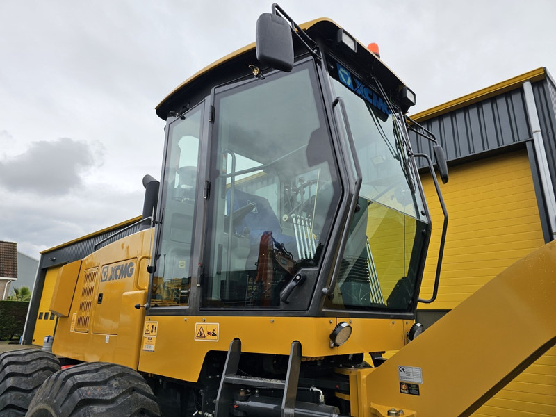 Grader neu kaufen XCMG GR165: das Bild 11