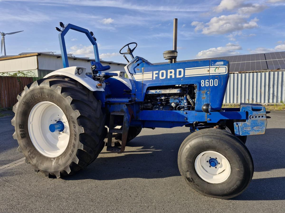 Ford 8600 - Traktor: das Bild 1 Ford 8600 - Traktor: das Bild 1