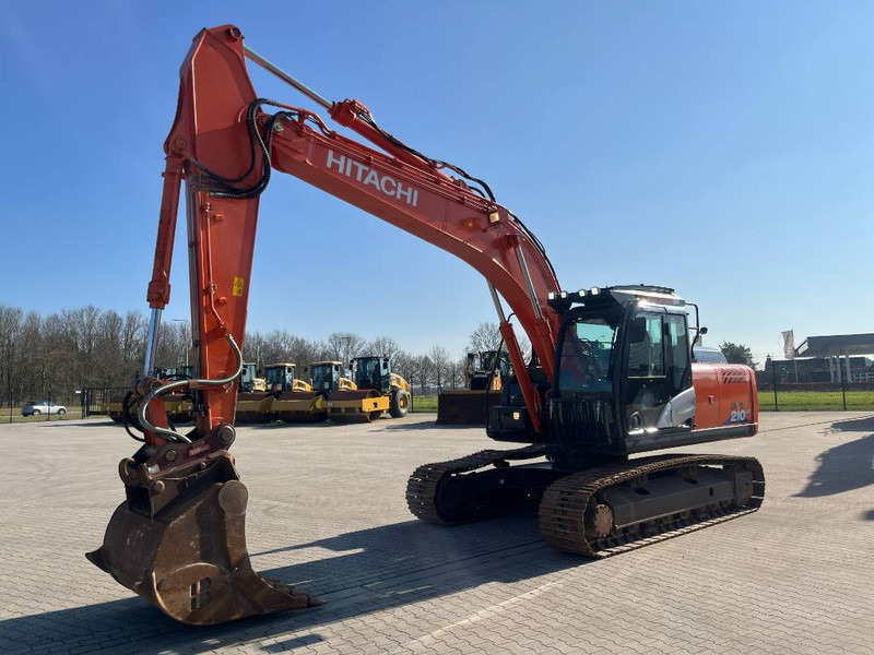 Hitachi ZX 210 LC-6 - Kettenbagger: das Bild 1 Hitachi ZX 210 LC-6 - Kettenbagger: das Bild 1