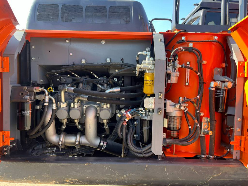 Kettenbagger Hitachi ZX 210 LC-6: das Bild 13