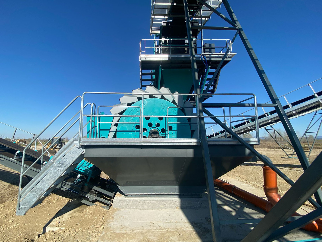 Constmach Machine À Laver Les Sables À Godets Sur Roues - Siebmaschine: das Bild 1 Constmach Machine À Laver Les Sables À Godets Sur Roues - Siebmaschine: das Bild 1