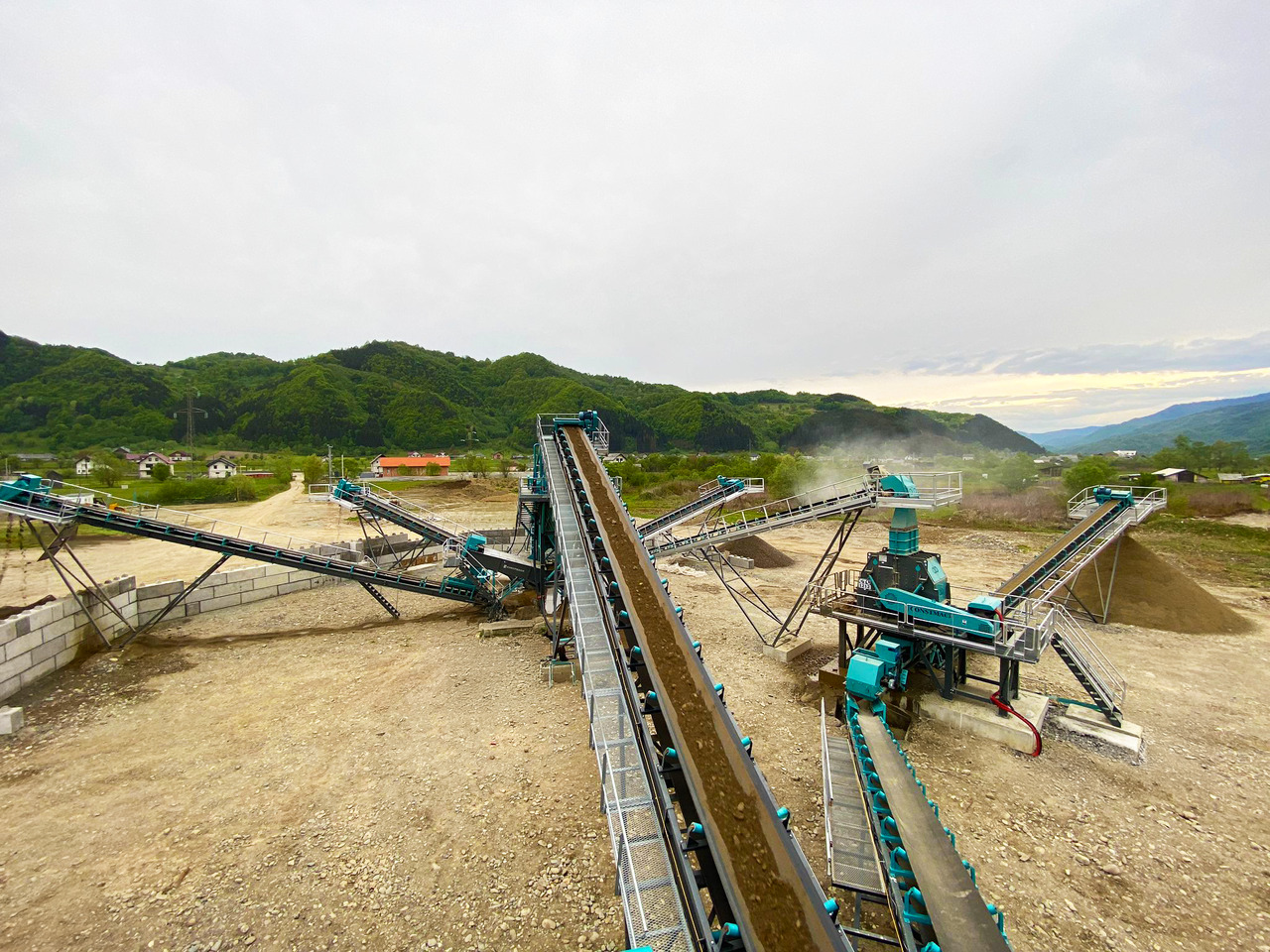 Constmach Stationäre Wasch- und Siebanlagen (Sand-, Kies-, Schotter Wäsche und -siebung) - Siebmaschine: das Bild 2 Constmach Stationäre Wasch- und Siebanlagen (Sand-, Kies-, Schotter Wäsche und -siebung) - Siebmaschine: das Bild 2