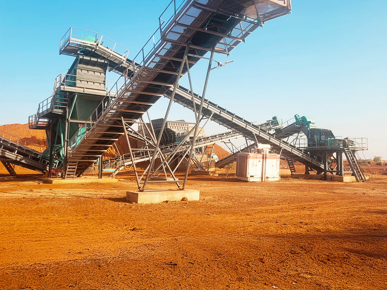 Constmach Stationary Stone Crushing and Screening Plant 50 to 1,000 TPH - Brecher: das Bild 3 Constmach Stationary Stone Crushing and Screening Plant 50 to 1,000 TPH - Brecher: das Bild 3