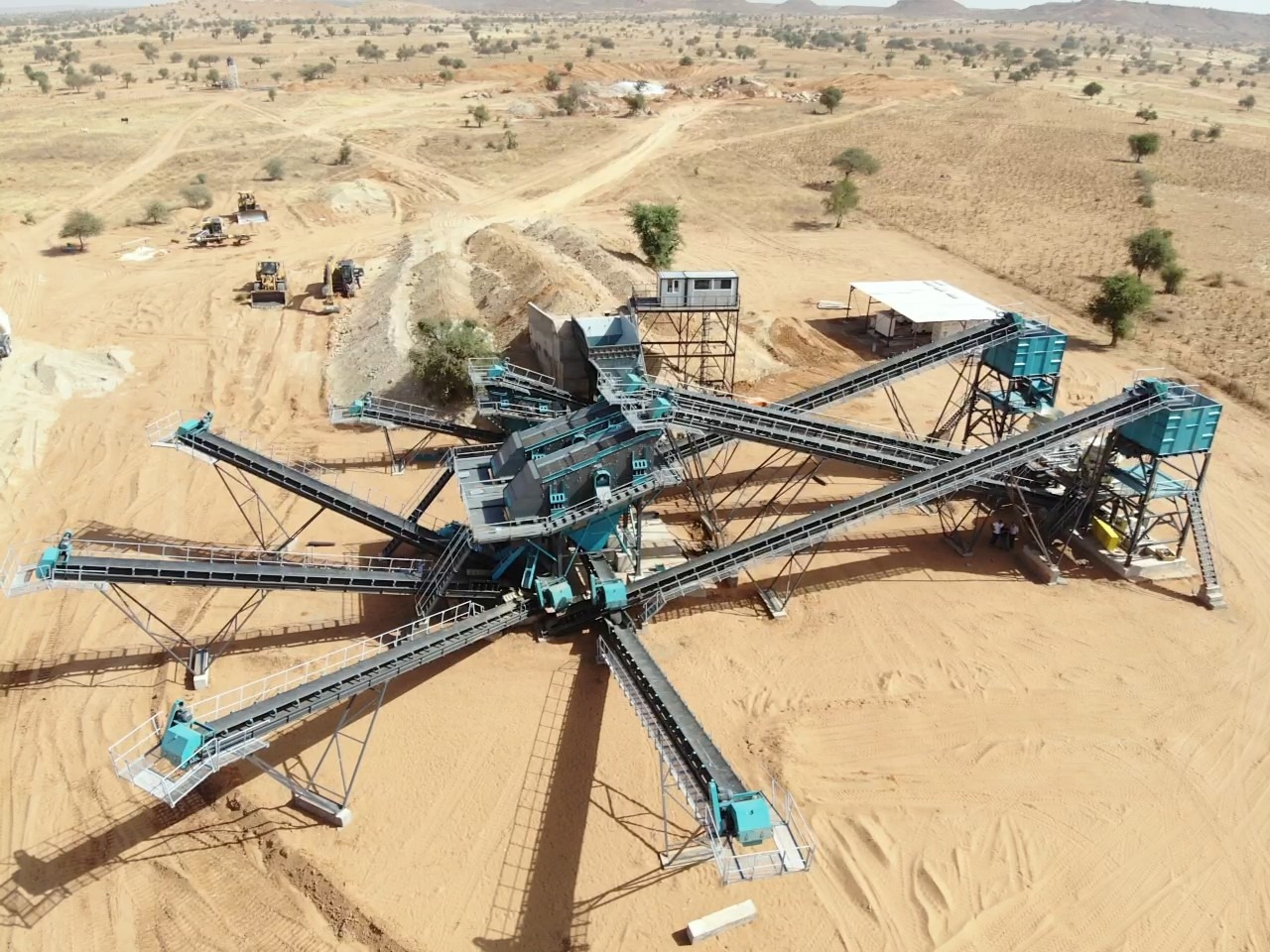 Constmach Stationary Stone Crushing and Screening Plant 50 to 1,000 TPH - Brecher: das Bild 5 Constmach Stationary Stone Crushing and Screening Plant 50 to 1,000 TPH - Brecher: das Bild 5