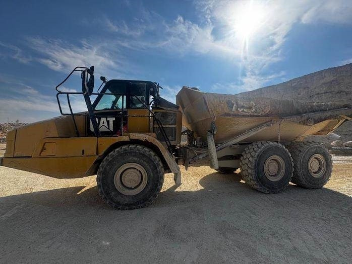 CAT 730C2 - Knickgelenkter Dumper: das Bild 2 CAT 730C2 - Knickgelenkter Dumper: das Bild 2