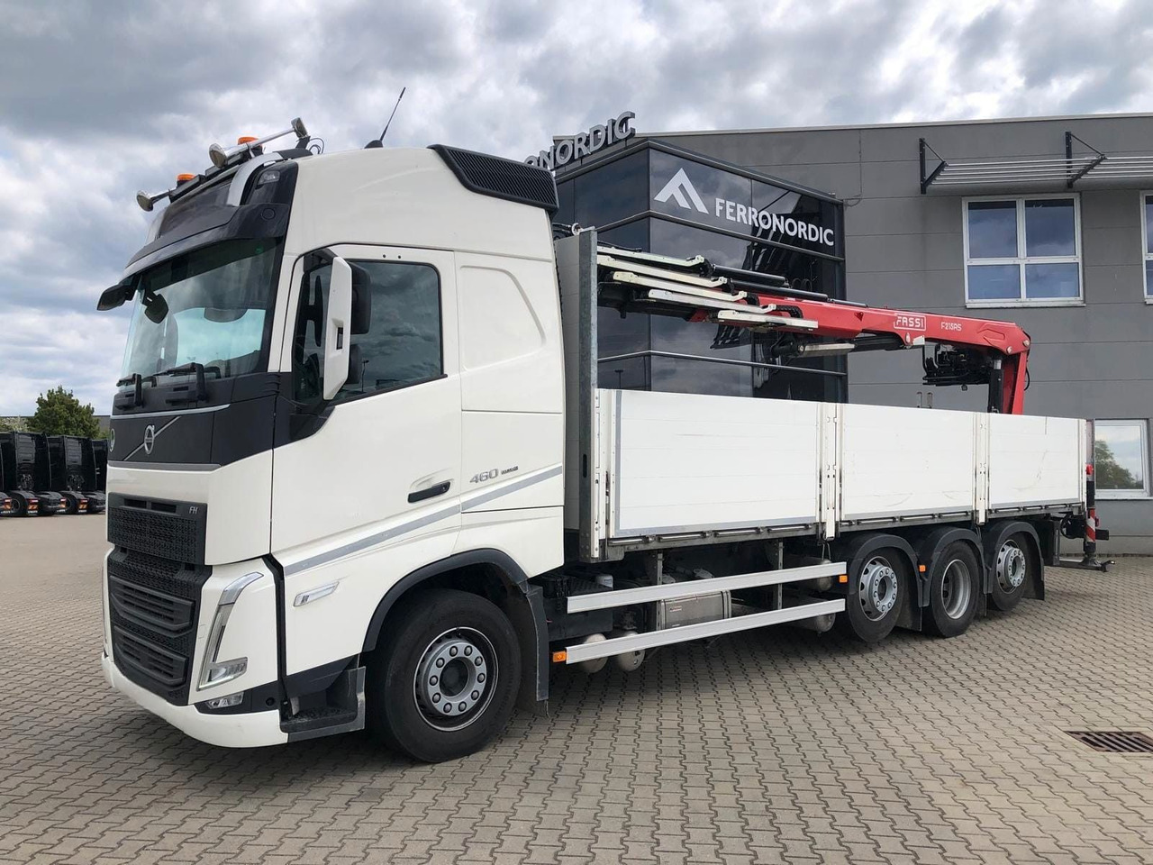 Volvo FH460 8x2 TRIDEM VLA&NLA gelenkt*FASSI F215AS.24 - Autokran: das Bild 4 Volvo FH460 8x2 TRIDEM VLA&NLA gelenkt*FASSI F215AS.24 - Autokran: das Bild 4